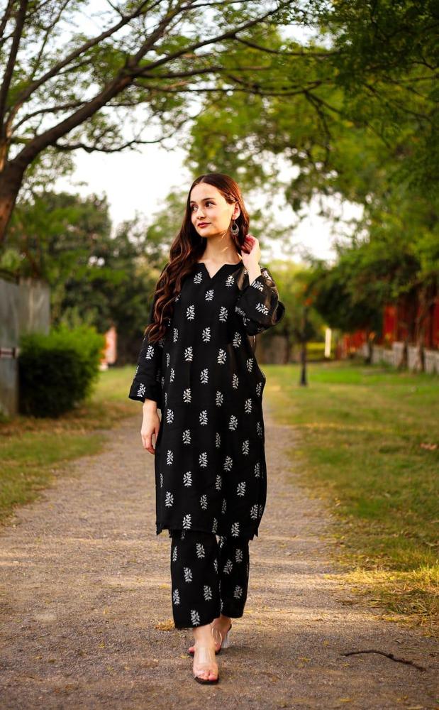 2 Pcs Women's Stitched Linen Block Printed Suit