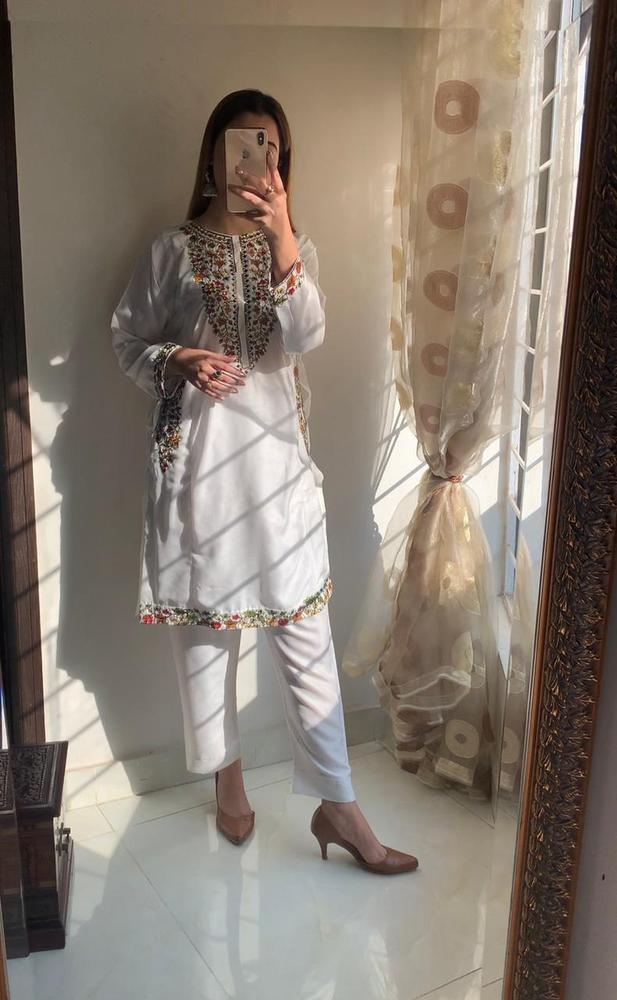 2 Pcs Women's Stitched Linen Embroidered Suit