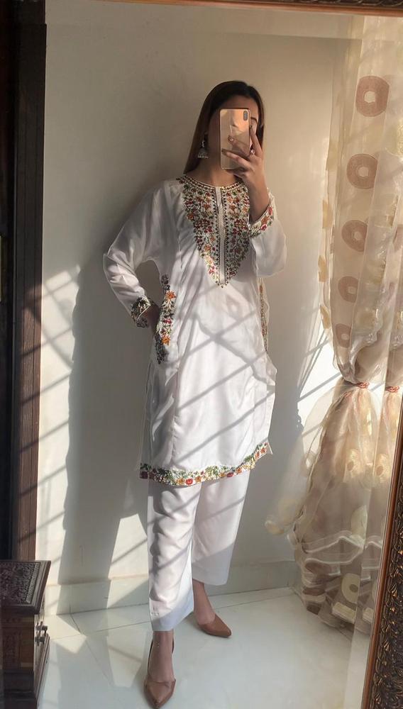 2 Pcs Women's Stitched Linen Embroidered Suit