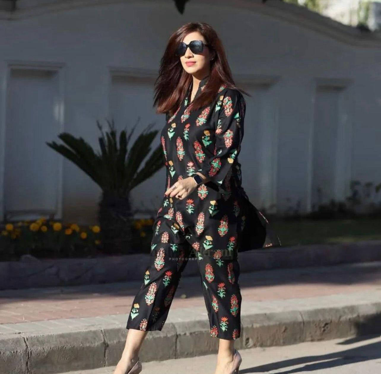 2 Pcs Women's Stitched Linen Black Printed Suit